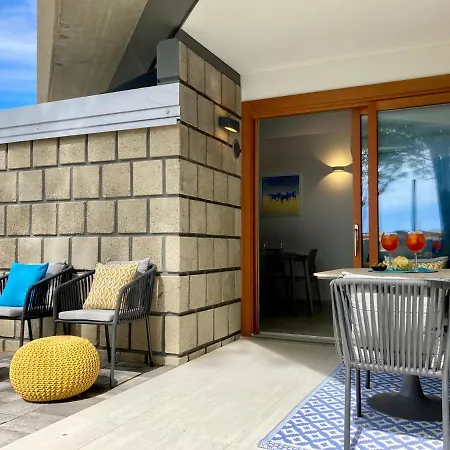 Seafront D'olivo Al Mare Apartment *