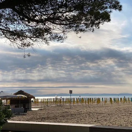 Apartament Seafront D'olivo Al Mare Lignano Sabbiadoro